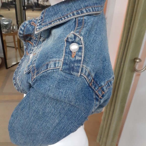 ONE OF A KIND CROP DENIM JACKET BY DEN M - Picture 5 of 10